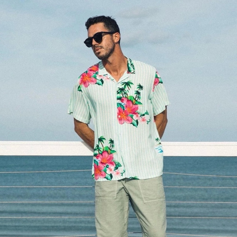Duvin Floral Hawaiian Button-Up Shirt Medium Mint Stripe Rayon Tropical Beach